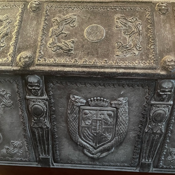 Nosferatu Popcorn Casket Coffin NWT Goth Dark Academia Vampire Dracula Victorian - Picture 4 of 11